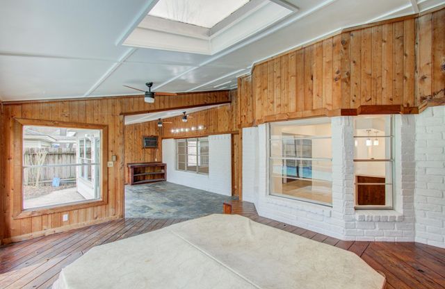 7522 Fernbrook Lane, Houston, TX 77070