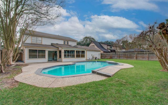 7522 Fernbrook Lane, Houston, TX 77070