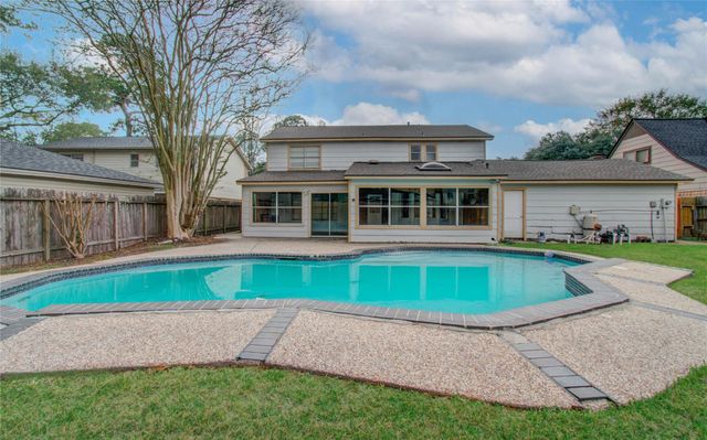 7522 Fernbrook Lane, Houston, TX 77070