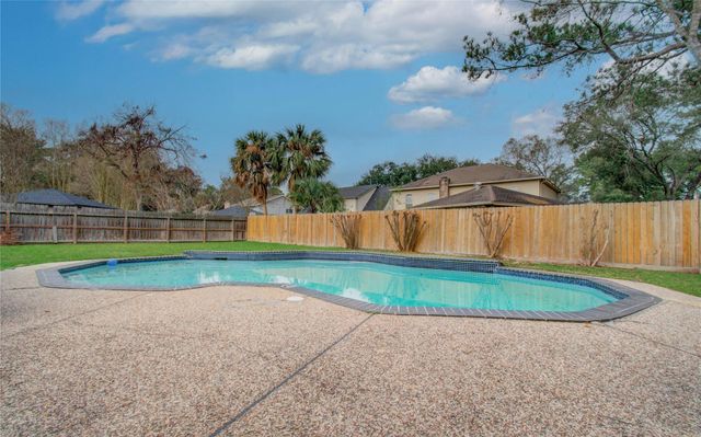 7522 Fernbrook Lane, Houston, TX 77070