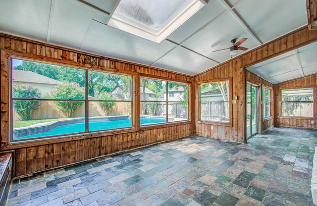 7522 Fernbrook Lane, Houston, TX 77070