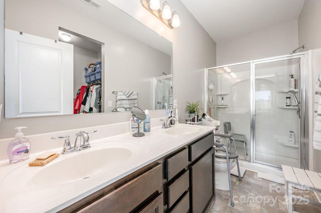 104 Blackstone Court, Statesville, NC 28677