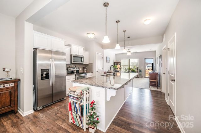 104 Blackstone Court, Statesville, NC 28677