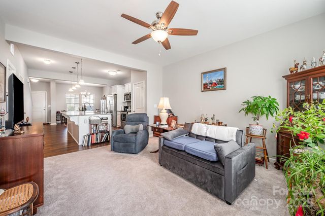 104 Blackstone Court, Statesville, NC 28677