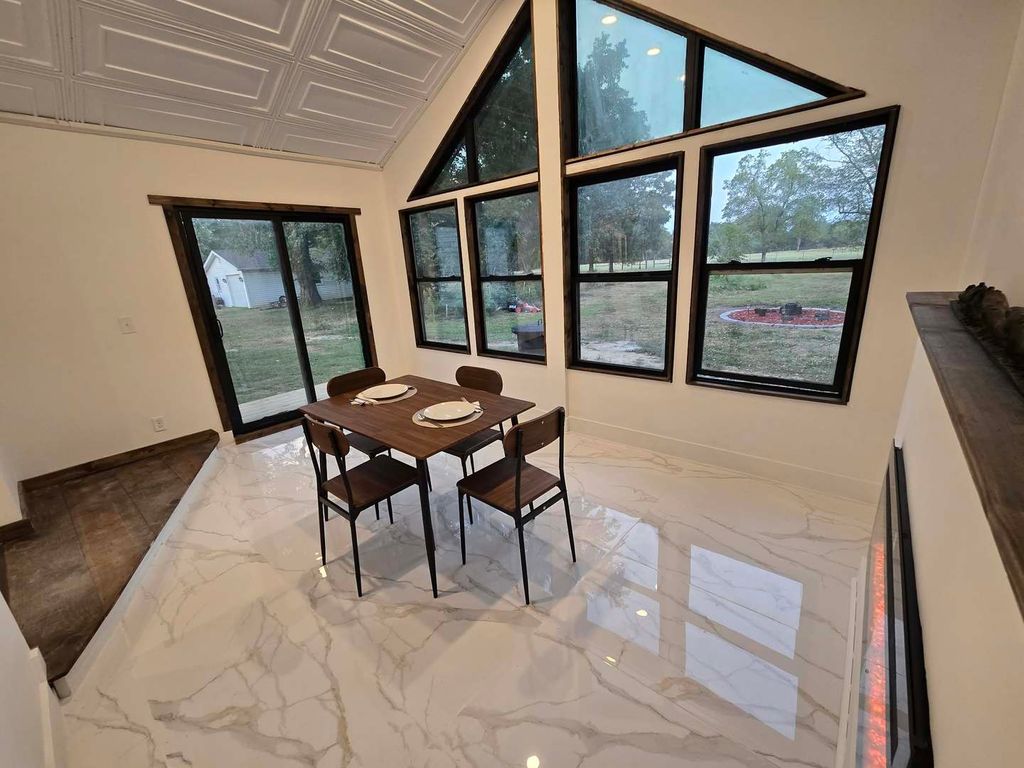 Image 26 of property listing at 14322 MEMORY Lane, Mt Vernon, IL 62864