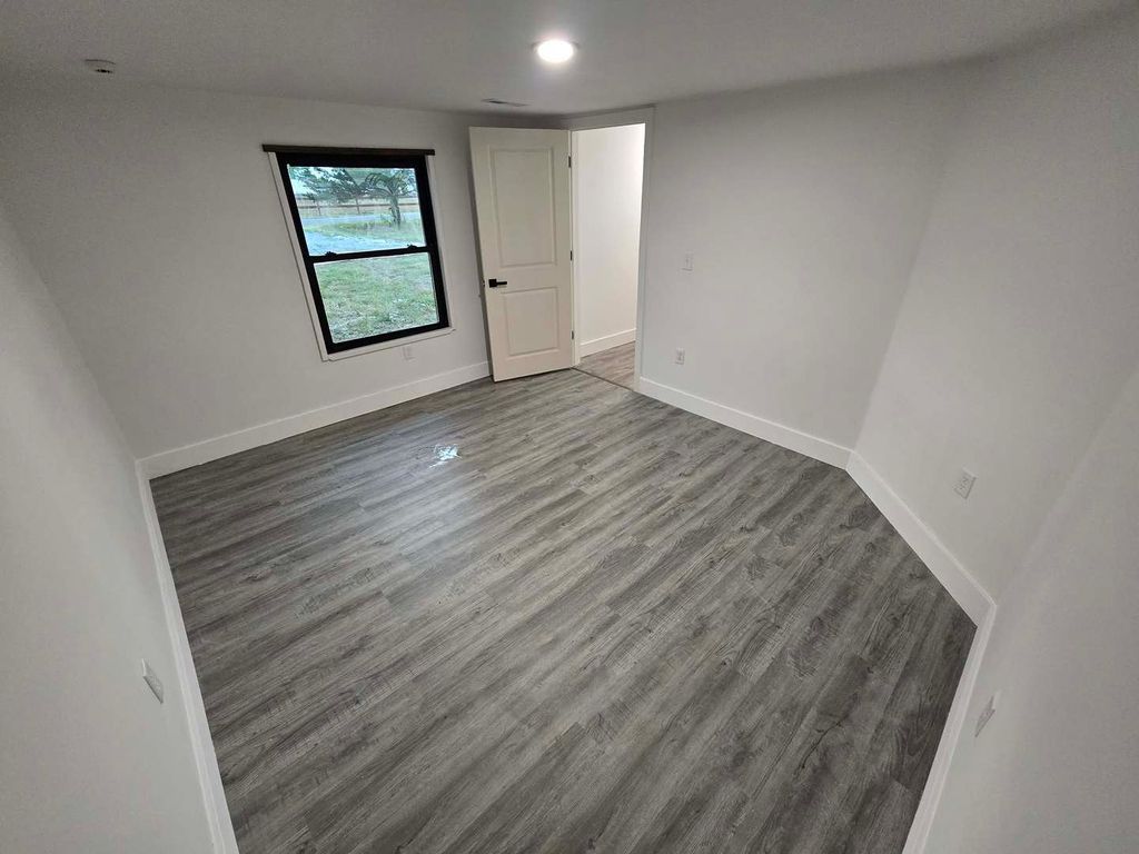 Image 39 of property listing at 14322 MEMORY Lane, Mt Vernon, IL 62864