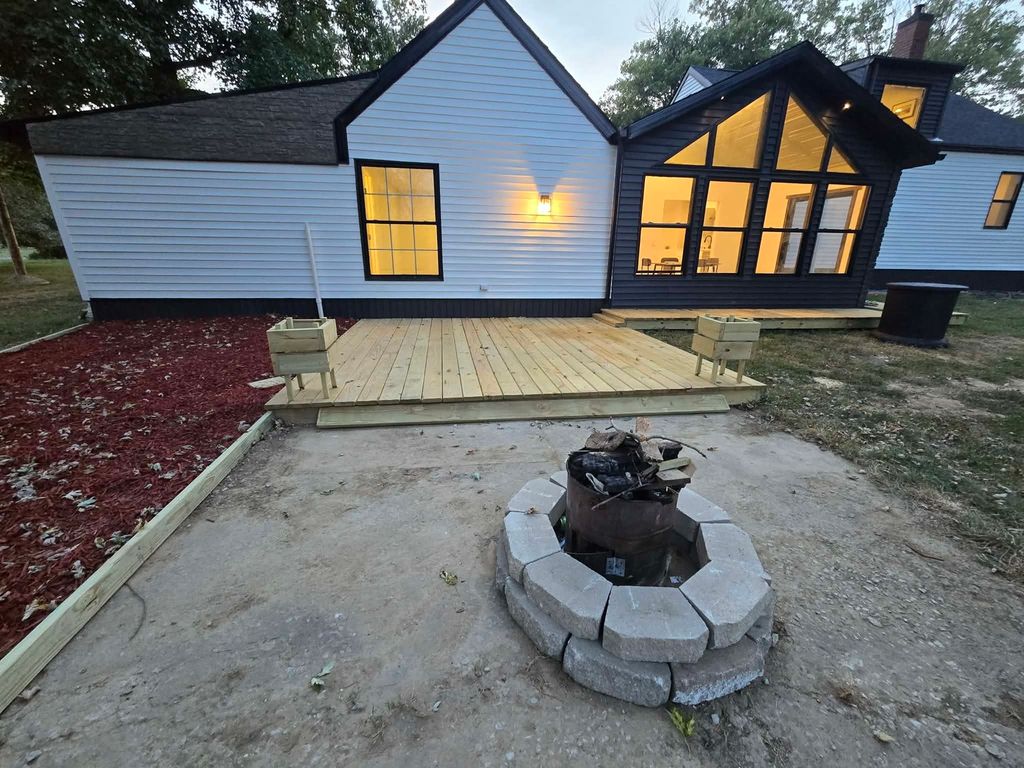Image 6 of property listing at 14322 MEMORY Lane, Mt Vernon, IL 62864