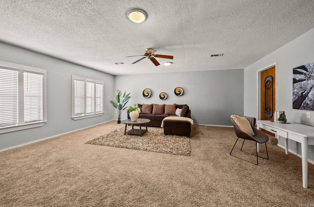 19 Hightrail Drive, Maumelle, AR 72113