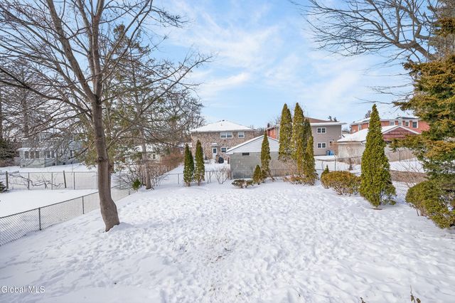 72 Pinehurst Avenue, Albany, NY 12203