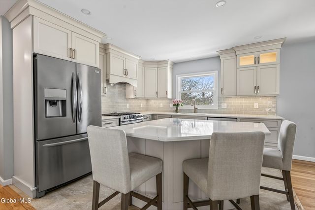 72 Pinehurst Avenue, Albany, NY 12203