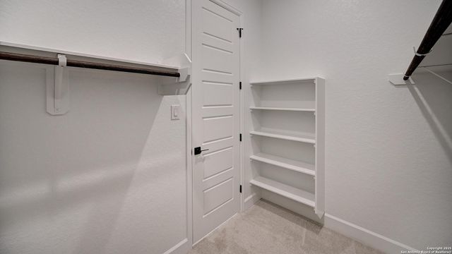 183 Mountain Oak, Castroville, TX 78009