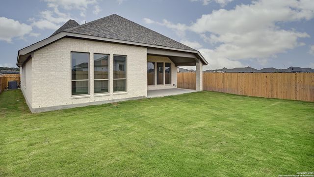 183 Mountain Oak, Castroville, TX 78009