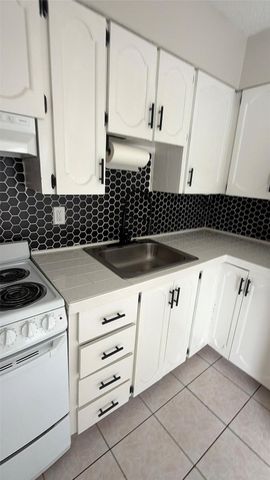 47 SE 13th st 2, Dania Beach, FL 33004