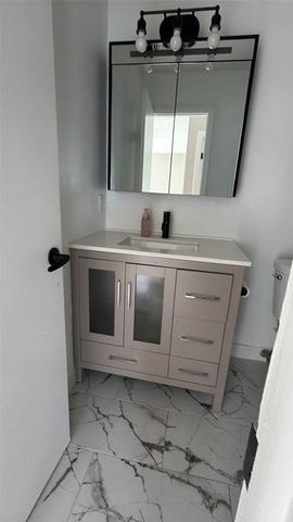 47 SE 13th st 2, Dania Beach, FL 33004