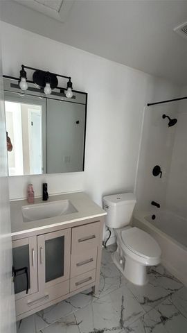 47 SE 13th st 2, Dania Beach, FL 33004