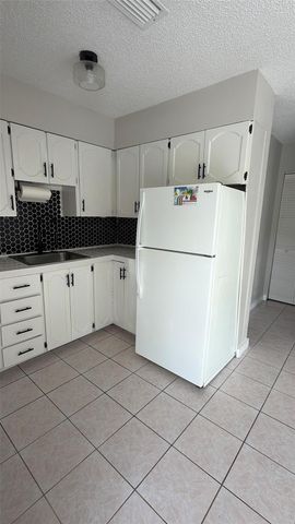 47 SE 13th st 2, Dania Beach, FL 33004