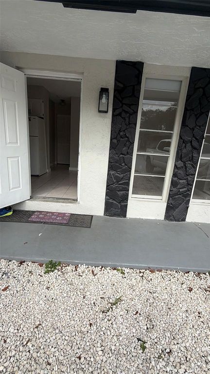 47 SE 13th st 2, Dania Beach, FL 33004