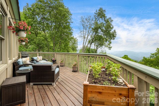 61 Ivy Ridge Road, Burnsville, NC 28714