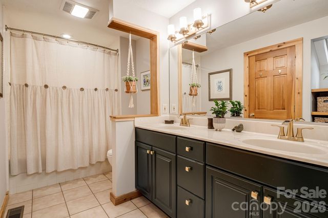 61 Ivy Ridge Road, Burnsville, NC 28714