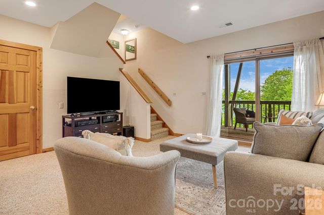 61 Ivy Ridge Road, Burnsville, NC 28714