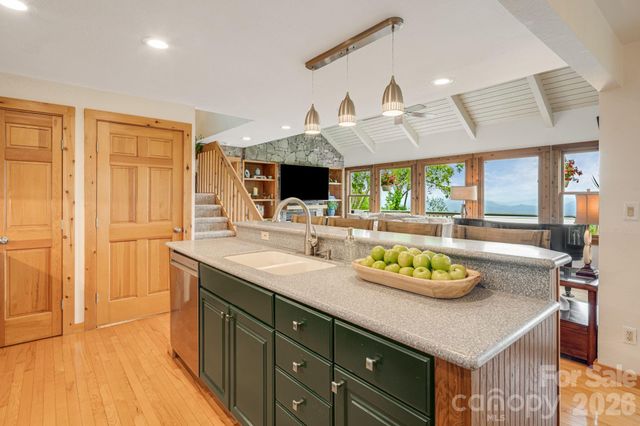 61 Ivy Ridge Road, Burnsville, NC 28714