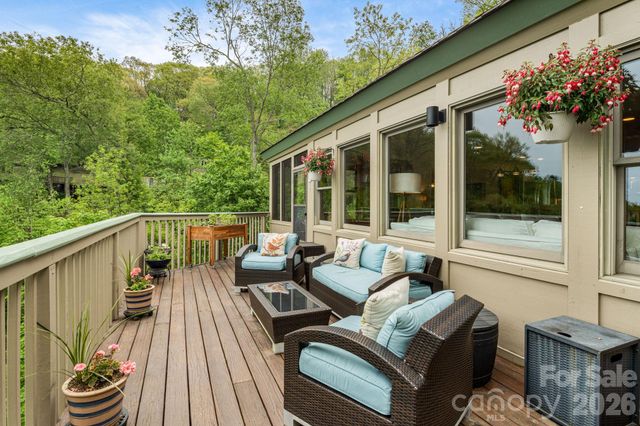 61 Ivy Ridge Road, Burnsville, NC 28714