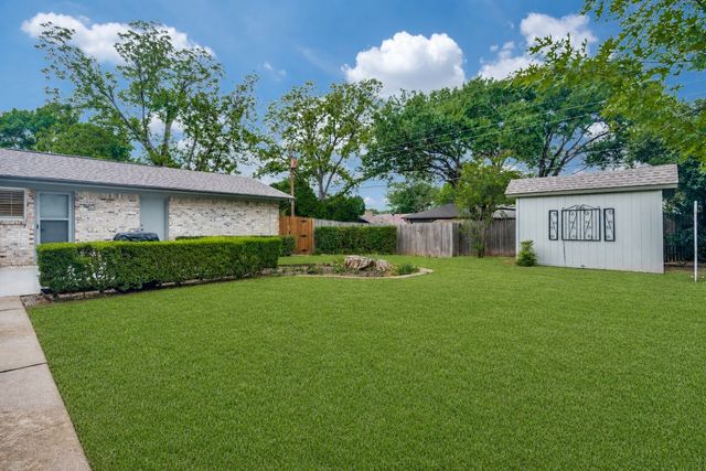 3817 Crestpark Drive, Farmers Branch, TX 75244