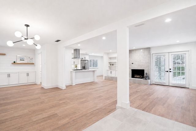 3817 Crestpark Drive, Farmers Branch, TX 75244