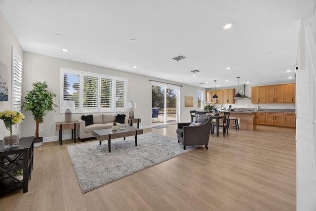 58 LEMON TWIST Ct, Sacramento, CA 95833