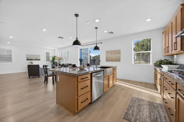 58 LEMON TWIST Ct, Sacramento, CA 95833