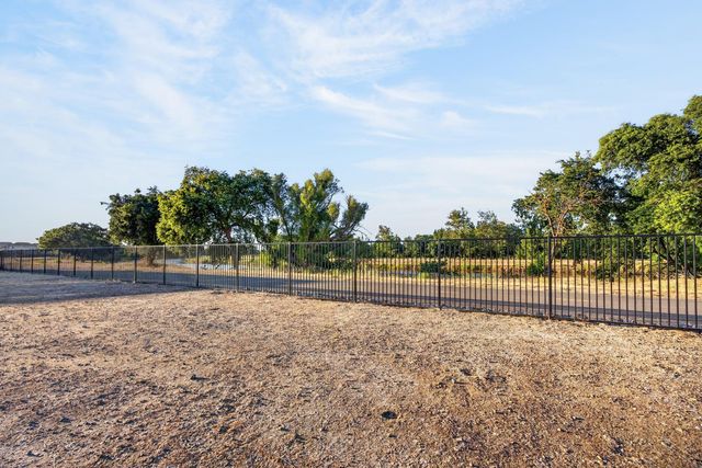 58 LEMON TWIST Ct, Sacramento, CA 95833