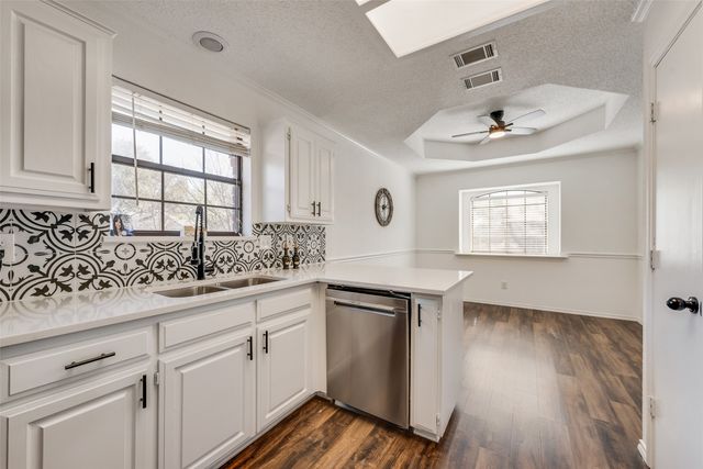 4102 Autumn Ridge Court, Arlington, TX 76016