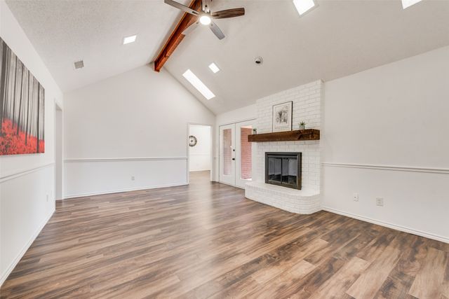 4102 Autumn Ridge Court, Arlington, TX 76016