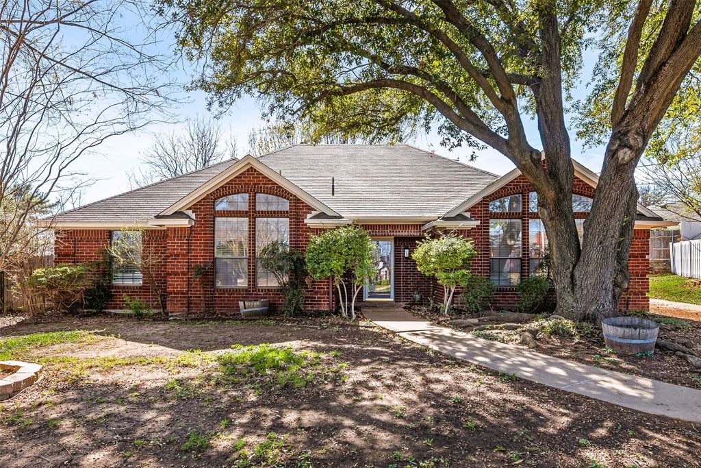 4102 Autumn Ridge Court, Arlington, TX 76016