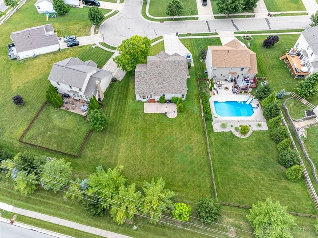584 Lake Front Drive, Lebanon, OH 45036