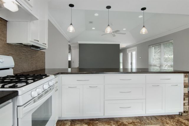 2319 Anthony Lane, Pearland, TX 77581