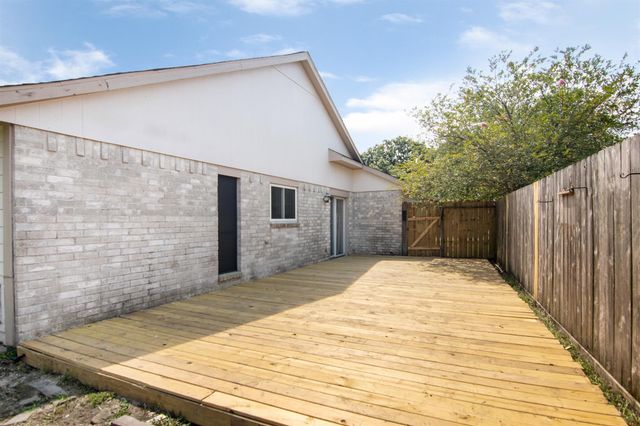 2319 Anthony Lane, Pearland, TX 77581