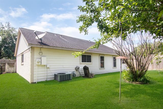 2319 Anthony Lane, Pearland, TX 77581