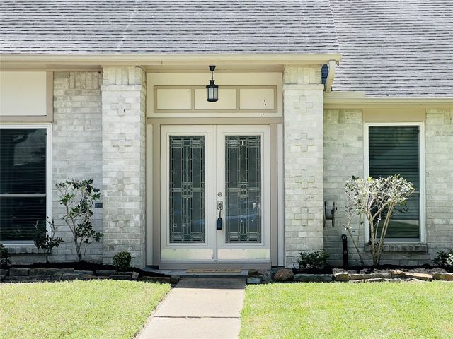 2319 Anthony Lane, Pearland, TX 77581
