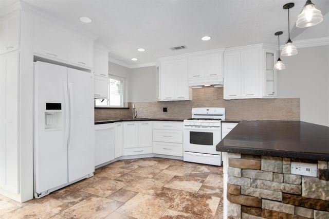 2319 Anthony Lane, Pearland, TX 77581