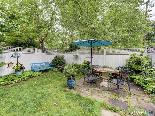 338 Ridgewood Road, West Hartford, CT 06107