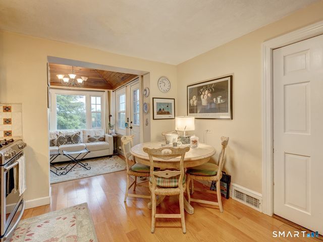 338 Ridgewood Road, West Hartford, CT 06107