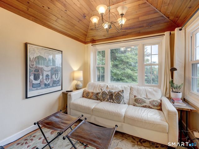 338 Ridgewood Road, West Hartford, CT 06107
