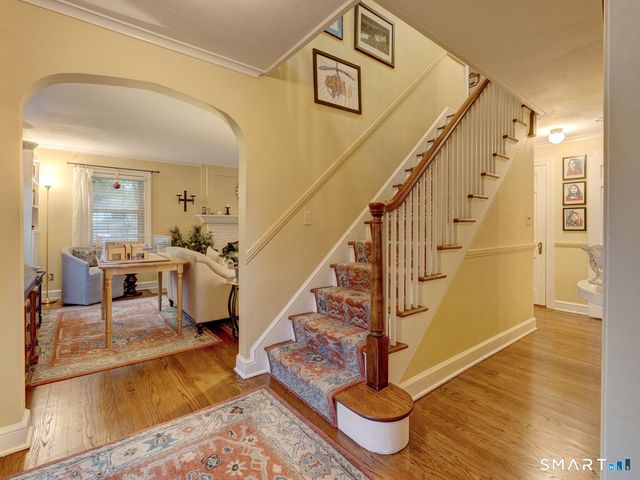 338 Ridgewood Road, West Hartford, CT 06107