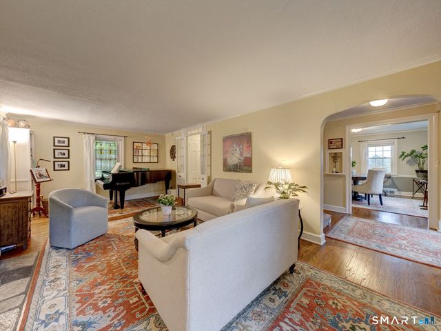 338 Ridgewood Road, West Hartford, CT 06107