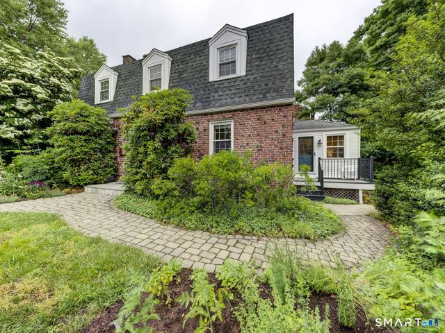 338 Ridgewood Road, West Hartford, CT 06107