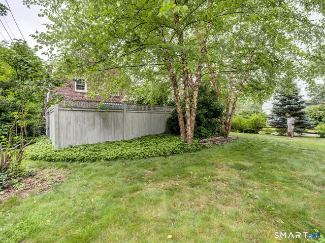 338 Ridgewood Road, West Hartford, CT 06107