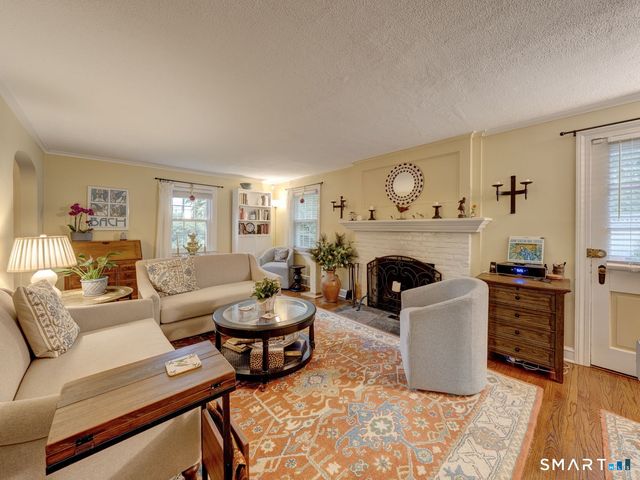 338 Ridgewood Road, West Hartford, CT 06107