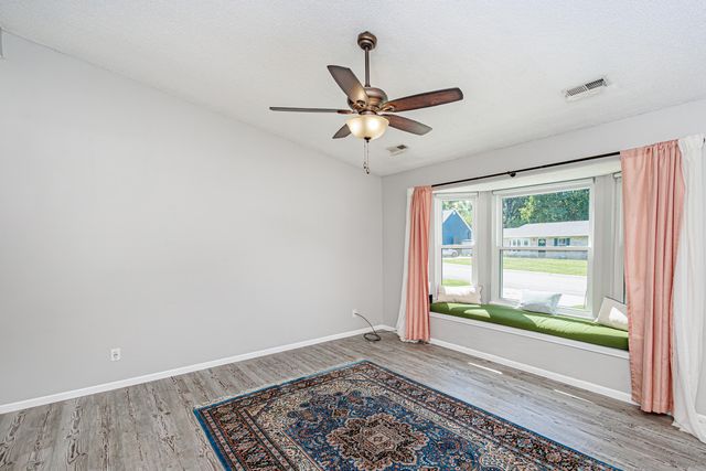 7271 E SUNCREST CT, Columbia, MO 65201