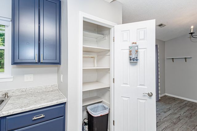 7271 E SUNCREST CT, Columbia, MO 65201